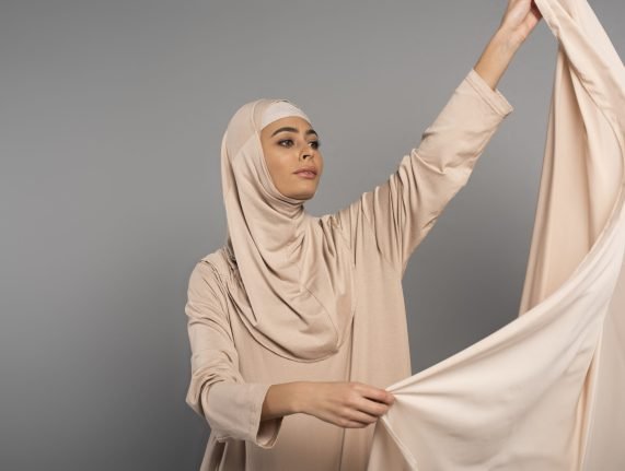 portrait-woman-wearing-hijab-isolated (1)